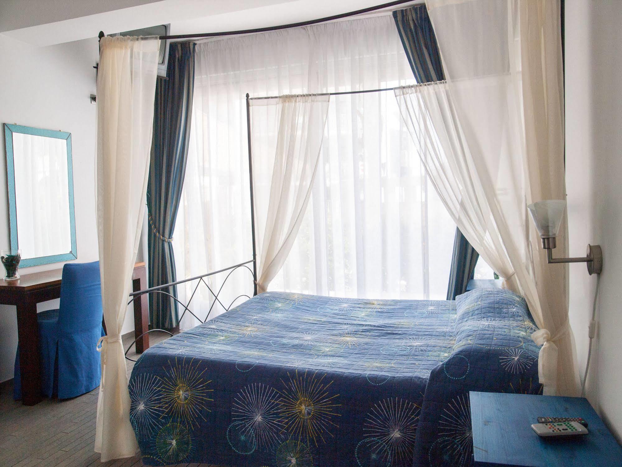 Casa Del Vento Bed & Breakfast Roccalumera Luaran gambar
