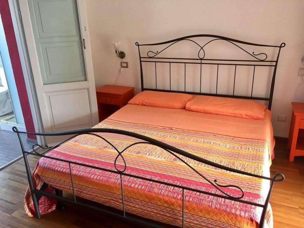 Casa Del Vento Bed & Breakfast Roccalumera Luaran gambar