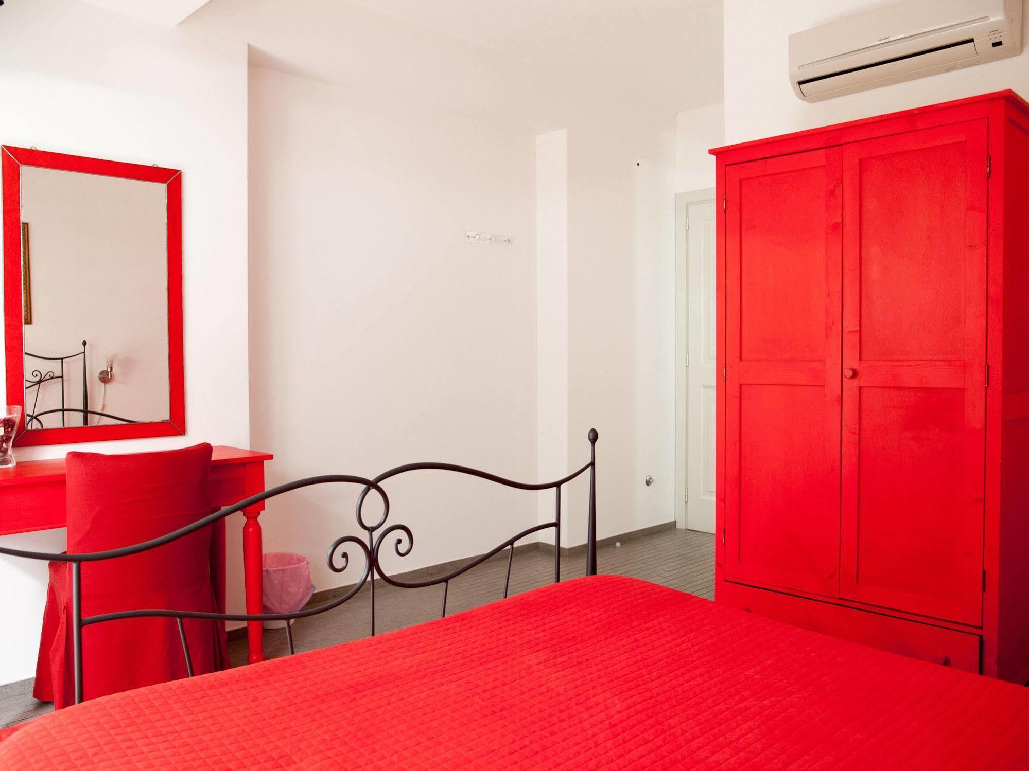 Casa Del Vento Bed & Breakfast Roccalumera Luaran gambar